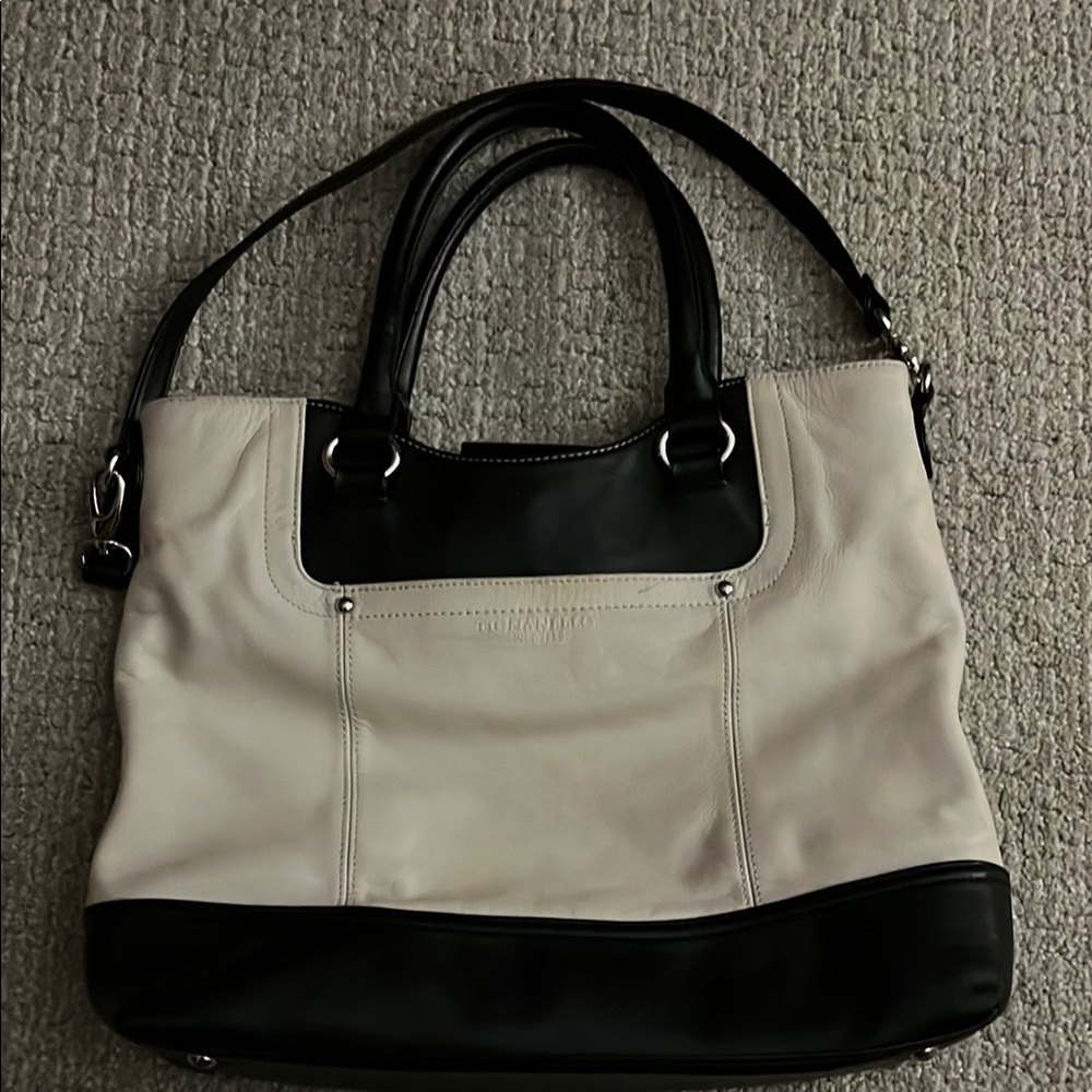 Leather good sized bag in great condition.